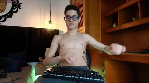  W O L F  online show from April 17, 2026, 11:24 am