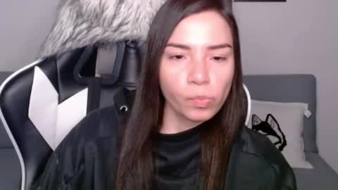 Snapshot of wolfs_daughter chatting on January 2, 2025, 1:27 am Alex online show from January 2, 2025, 1:27 am