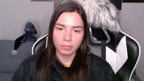 Snapshot of wolfs_daughter chatting on January 3, 2025, 3:05 am Alex online show from January 3, 2025, 3:05 am