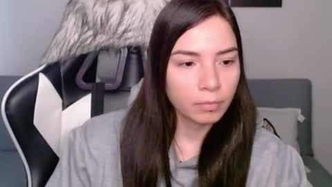 Snapshot of wolfs_daughter chatting on January 5, 2025, 7:49 pm Alex online show from January 5, 2025, 7:49 pm