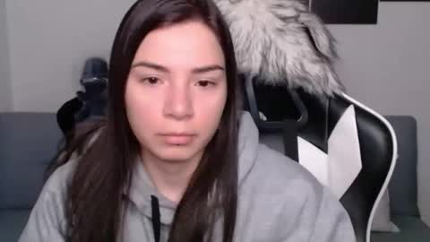 Snapshot of wolfs_daughter chatting on January 6, 2025, 2:15 am Alex online show from January 6, 2025, 2:15 am