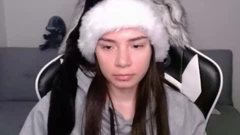 Snapshot of wolfs_daughter chatting on January 8, 2025, 2:14 am Alex online show from January 8, 2025, 2:14 am