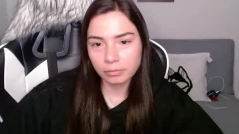 Snapshot of wolfs_daughter chatting on January 15, 2025, 2:17 am Alex online show from January 15, 2025, 2:17 am