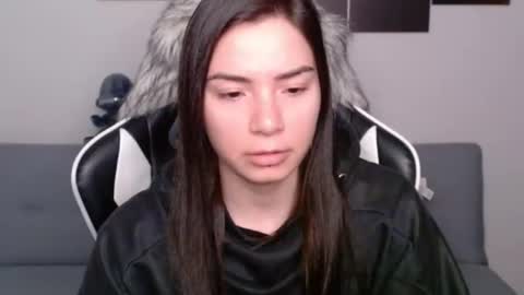 Snapshot of wolfs_daughter chatting on January 19, 2025, 5:58 am Alex online show from January 19, 2025, 5:58 am