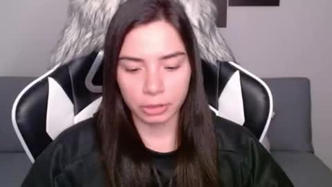 Snapshot of wolfs_daughter chatting on January 28, 2025, 2:32 am Alex online show from January 28, 2025, 2:32 am