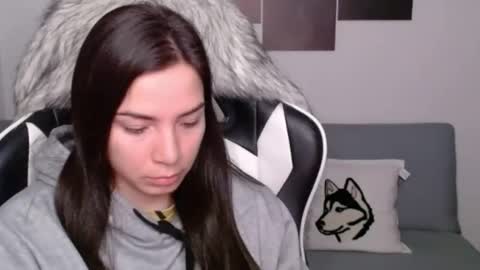 Snapshot of wolfs_daughter chatting on January 31, 2025, 2:15 am Alex online show from January 31, 2025, 2:15 am