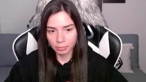 Snapshot of wolfs_daughter chatting on February 8, 2025, 3:19 am Alex online show from February 8, 2025, 3:19 am