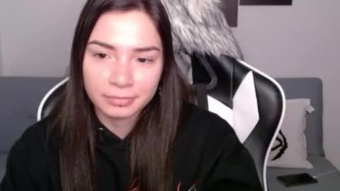 Snapshot of wolfs_daughter chatting on February 10, 2025, 2:08 am Alex online show from February 10, 2025, 2:08 am