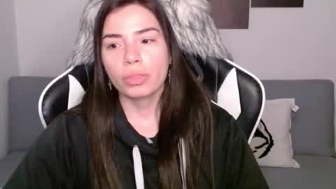 Snapshot of wolfs_daughter chatting on February 17, 2025, 12:21 am Alex online show from February 17, 2025, 12:21 am