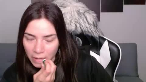 Snapshot of wolfs_daughter chatting on March 12, 2025, 5:13 am Alex online show from March 12, 2025, 5:13 am