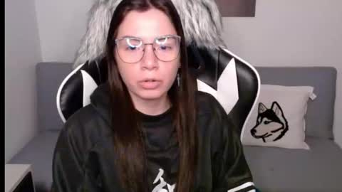 Snapshot of wolfs_daughter chatting on September 9, 2025, 2:11 am Alex online show from September 9, 2025, 2:11 am