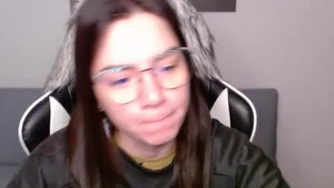 Snapshot of wolfs_daughter chatting on November 16, 2025, 2:17 am Alex online show from November 16, 2025, 2:17 am