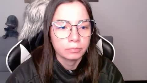 Snapshot of wolfs_daughter chatting on January 7, 2026, 3:09 am Alex online show from January 7, 2026, 3:09 am