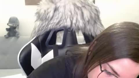 Snapshot of wolfs_daughter chatting on January 14, 2026, 2:06 am Alex online show from January 14, 2026, 2:06 am