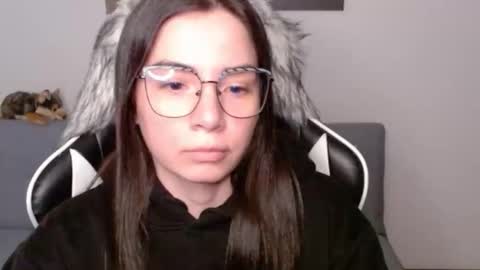 Snapshot of wolfs_daughter chatting on February 1, 2026, 2:10 am Alex online show from February 1, 2026, 2:10 am