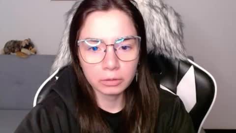 Snapshot of wolfs_daughter chatting on February 9, 2026, 2:04 am Alex online show from February 9, 2026, 2:04 am