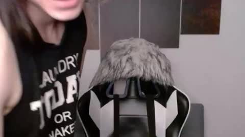 Snapshot of wolfs_daughter chatting on February 14, 2026, 2:30 am Alex online show from February 14, 2026, 2:30 am