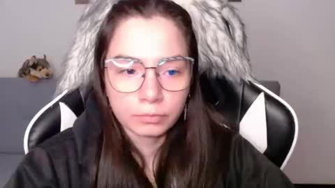 Snapshot of wolfs_daughter chatting on February 23, 2026, 2:09 am Alex online show from February 23, 2026, 2:09 am