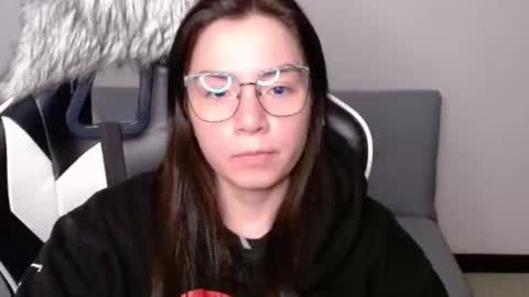 Snapshot of wolfs_daughter chatting on February 25, 2026, 1:59 am Alex online show from February 25, 2026, 1:59 am