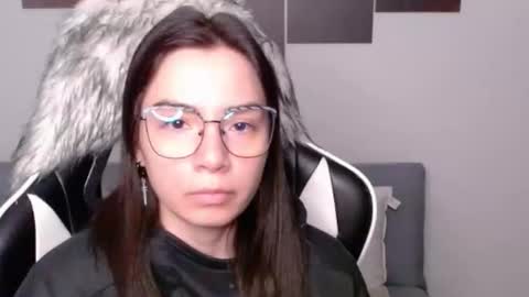 Snapshot of wolfs_daughter chatting on March 2, 2026, 12:13 am Alex online show from March 2, 2026, 12:13 am