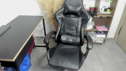 wolker_allan online show from December 1, 2025, 10:48 pm