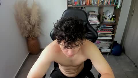 wolker_allan online show from February 9, 2026, 4:22 pm