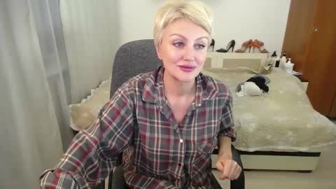Snapshot of women_pleasures chatting on February 7, 2025, 8:31 pm women_pleasures online show from February 7, 2025, 8:31 pm