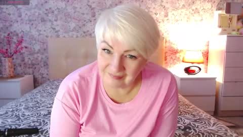 Snapshot of women_pleasures chatting on February 14, 2025, 2:12 pm women_pleasures online show from February 14, 2025, 2:12 pm