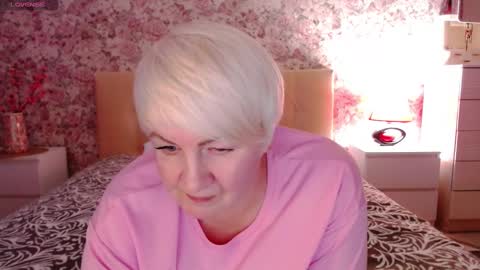 Snapshot of women_pleasures chatting on February 19, 2025, 3:27 pm women_pleasures online show from February 19, 2025, 3:27 pm