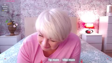 Snapshot of women_pleasures chatting on March 5, 2025, 7:27 am women_pleasures online show from March 5, 2025, 7:27 am