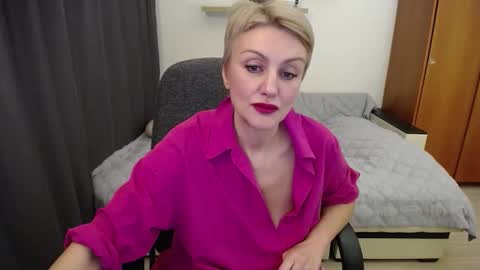 Snapshot of women_pleasures chatting on February 14, 2026, 8:27 pm women_pleasures online show from February 14, 2026, 8:27 pm