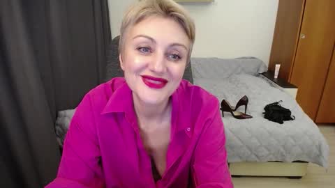 Snapshot of women_pleasures chatting on February 21, 2026, 8:43 pm women_pleasures online show from February 21, 2026, 8:43 pm