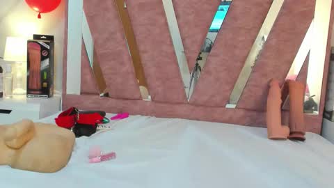 wonderkloe_ online show from February 23, 2026, 1:25 am