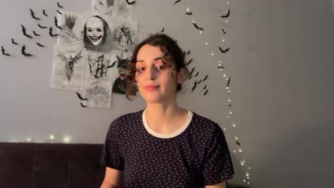 Stia online show from October 29, 2025, 5:42 am