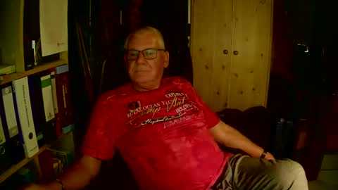 Snapshot of wonneprop10 chatting on October 19, 2025, 5:02 pm Always Horny online show from October 19, 2025, 5:02 pm