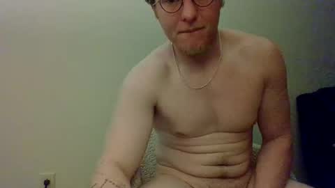 woodp7565 online show from November 30, 2025, 10:14 pm