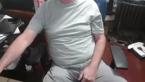 woodworker6473 online show from October 18, 2025, 1:30 am