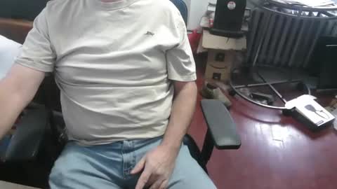 woodworker6473 online show from November 19, 2025, 3:23 pm