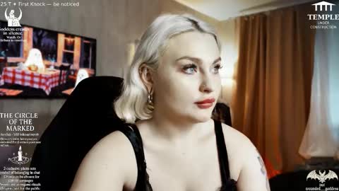 Snapshot of wounded_goddess chatting on October 31, 2025, 6:03 am Goddess Sophy online show from October 31, 2025, 6:03 am