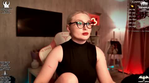 Snapshot of wounded_goddess chatting on November 22, 2025, 6:07 pm Goddess Sophy online show from November 22, 2025, 6:07 pm