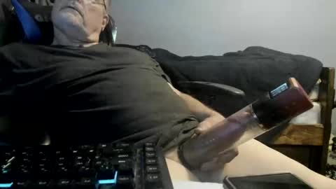 wowsers2022 online show from November 25, 2025, 4:34 am