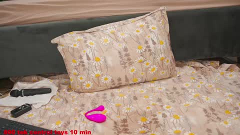              online show from February 5, 2025, 9:36 am