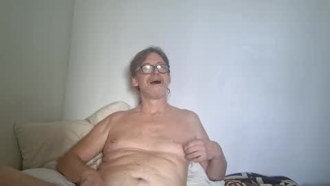 wowzy1 online show from April 5, 2026, 11:02 pm