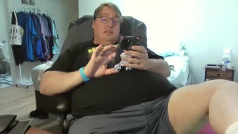 Snapshot of wrensroom chatting on February 22, 2025, 8:53 pm Wren Valentino online show from February 22, 2025, 8:53 pm