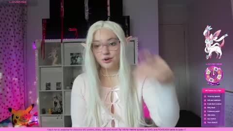 Snapshot of wrenvalentine chatting on September 21, 2025, 9:27 pm Wren Valentine online show from September 21, 2025, 9:27 pm