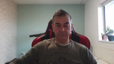 Snapshot of wxdj chatting on February 15, 2025, 12:22 pm RealBoy online show from February 15, 2025, 12:22 pm