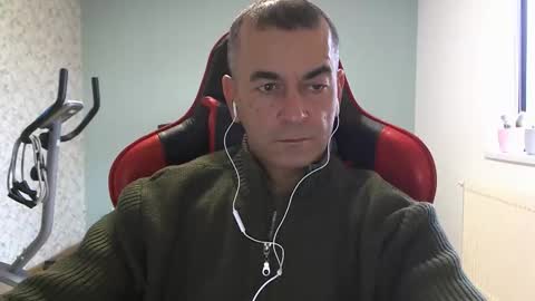 Snapshot of wxdj chatting on November 9, 2025, 8:45 am RealBoy online show from November 9, 2025, 8:45 am