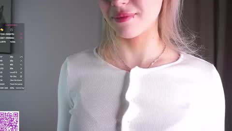 Snapshot of wymonelly chatting on February 26, 2026, 9:03 pm Lily online show from February 26, 2026, 9:03 pm