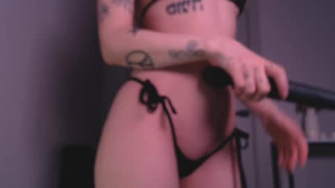 Snapshot of x_flora_x chatting on January 5, 2025, 10:50 pm Flora  my fav patterns are 44 111 666 999 online show from January 5, 2025, 10:50 pm