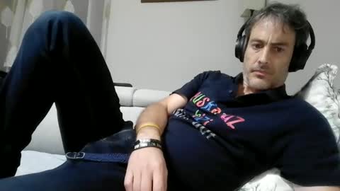 xalegarmax online show from September 9, 2025, 8:19 pm